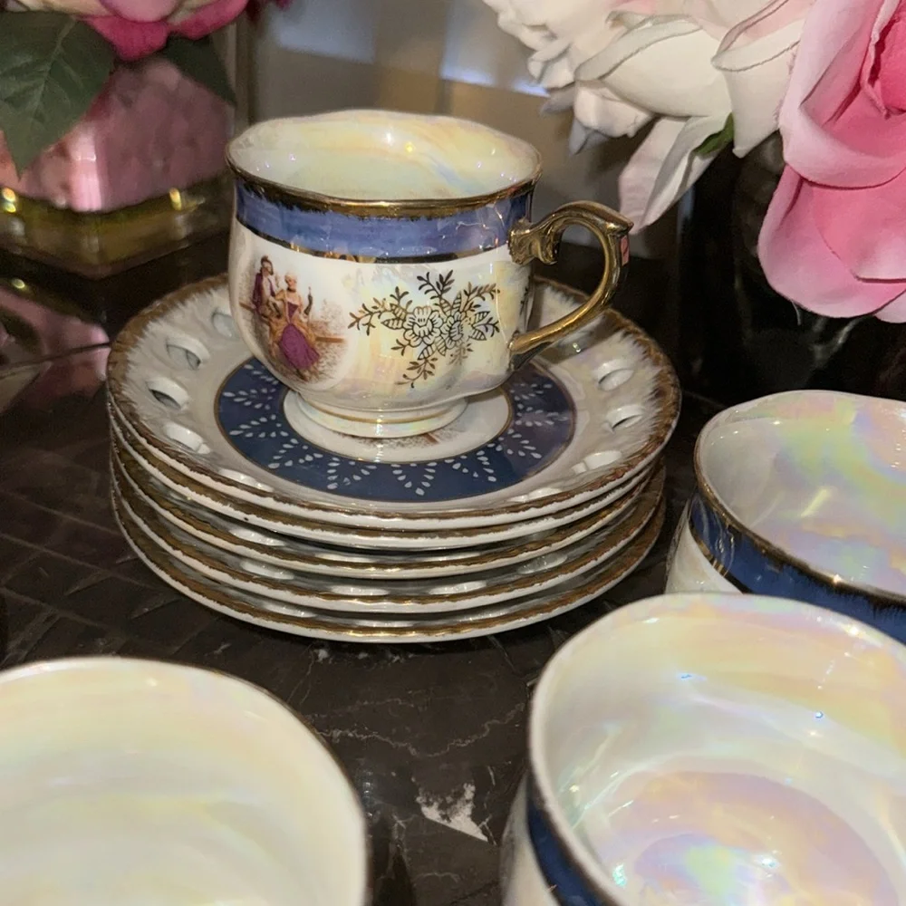 Vintage Tea Cups & Saucers Set of 5 Victorian Courting Couple Made In JapanNOS - Picture 8 of 9
